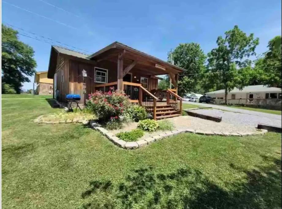 Cozy Cabin Walking Distance To Parkway! Пиджен Фордж Екстериор снимка