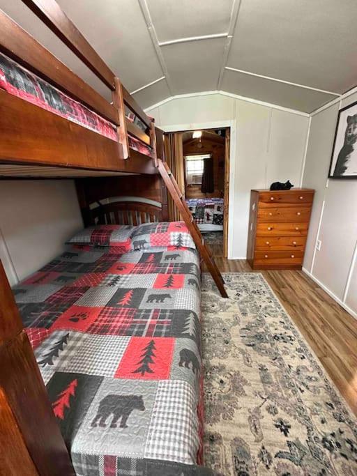 Cozy Cabin Walking Distance To Parkway! Пиджен Фордж Екстериор снимка